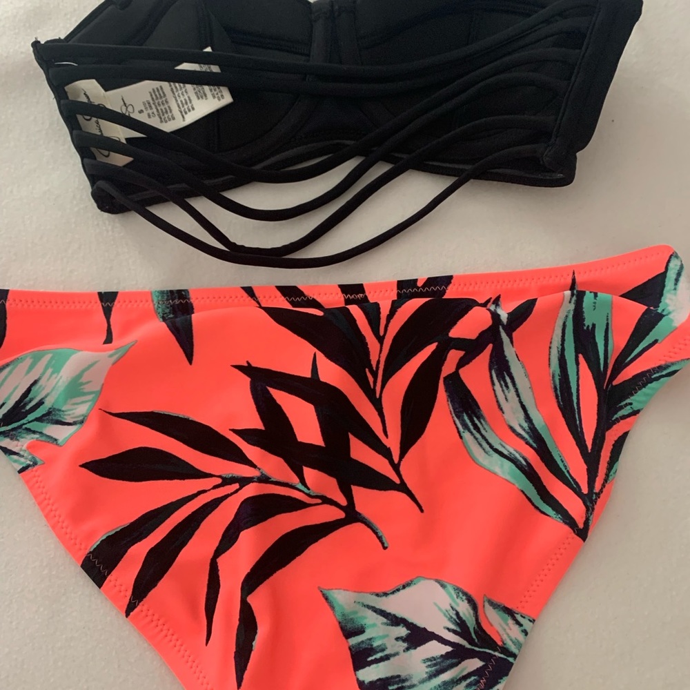 Bikini black top orange bottom - Picture 2 of 6
